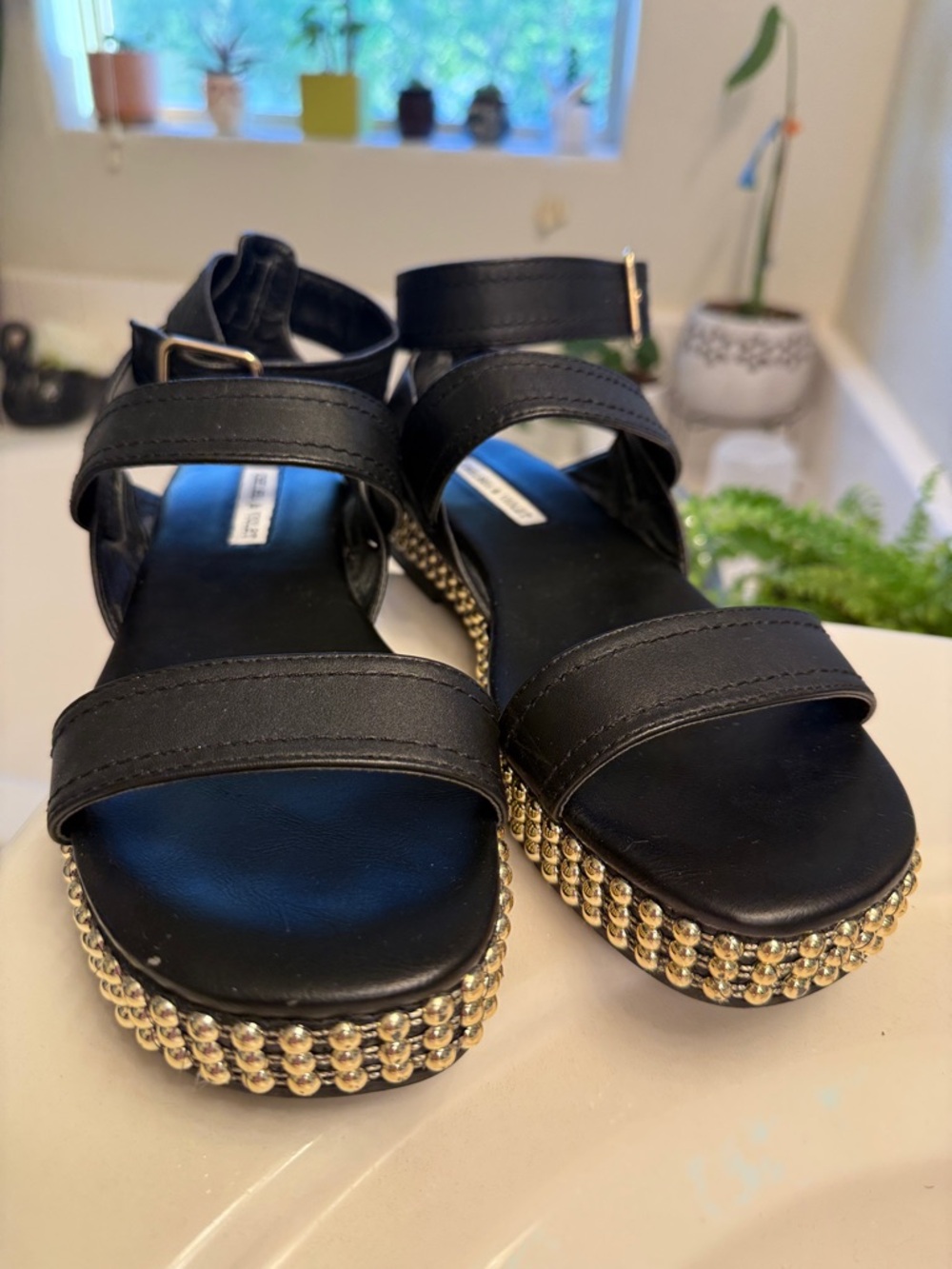 Chelsea & Violet Sandles SZ 8